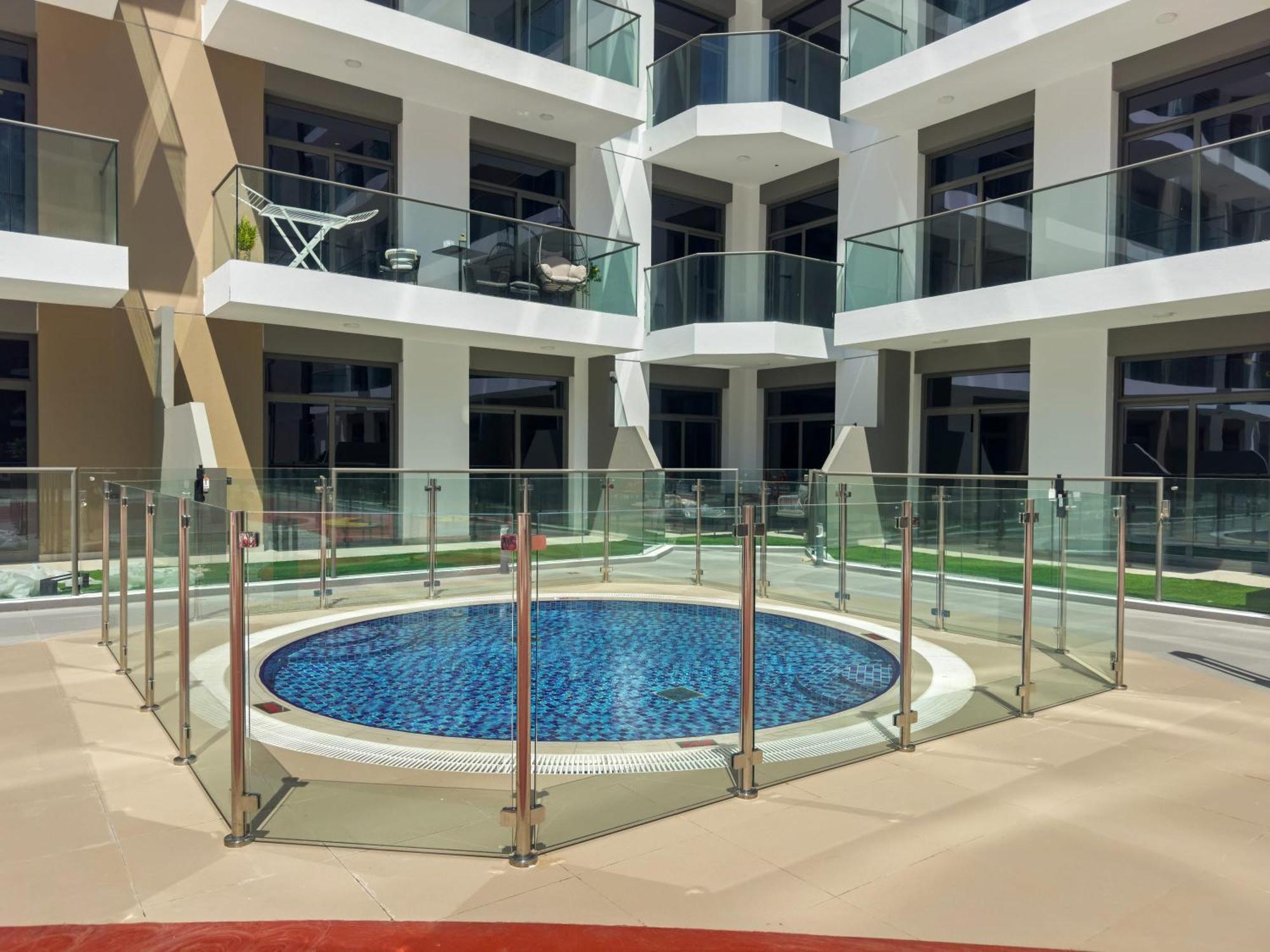 Apartment Modern In With Pool Gym And Paddl Dubai