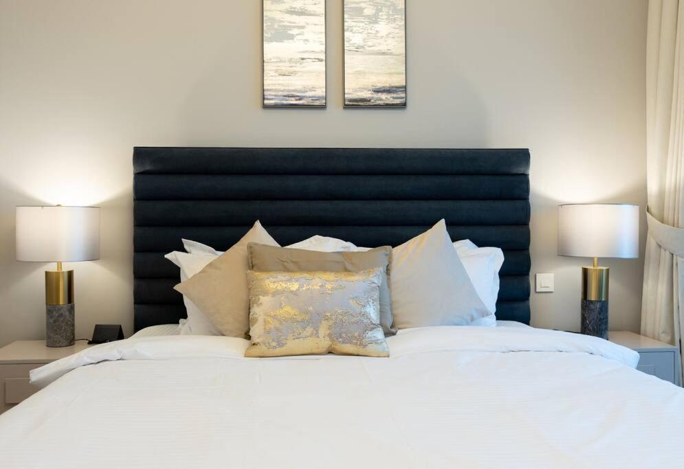 Apartment First Class 2br With Downtown View Dubai