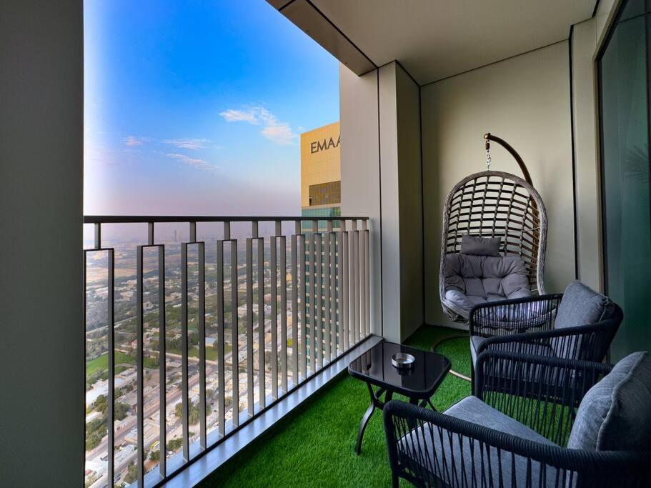 First Class 2br With Downtown View Dubai