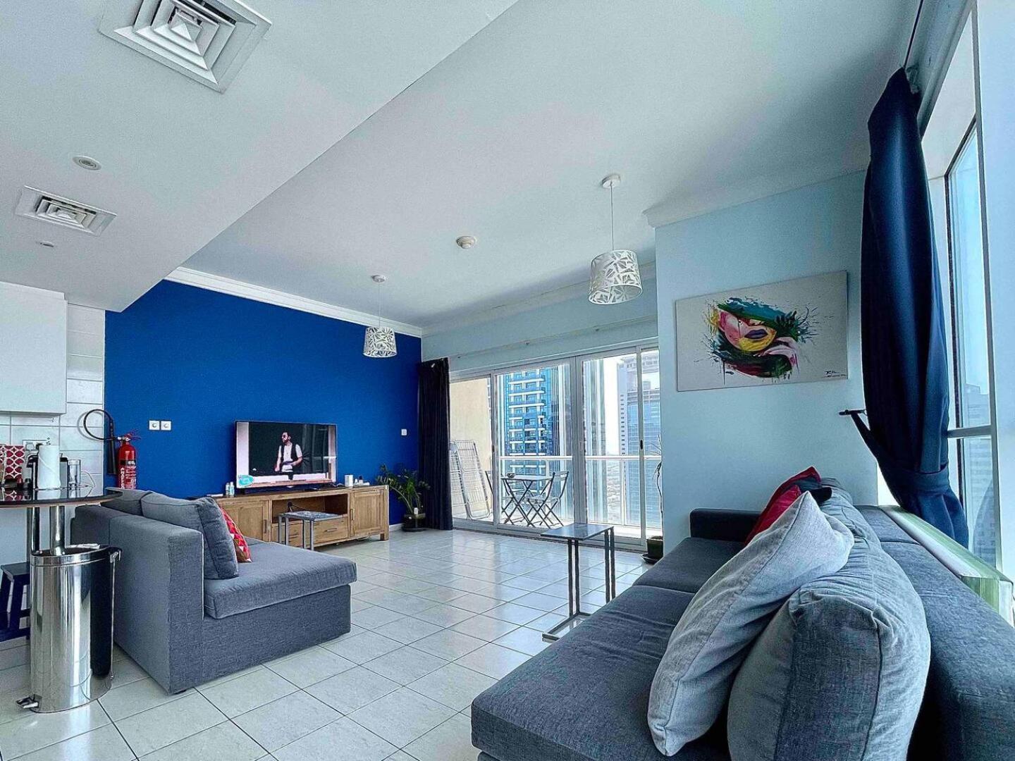 Spacious Jlt High Floor 1Bed Wstunning Views