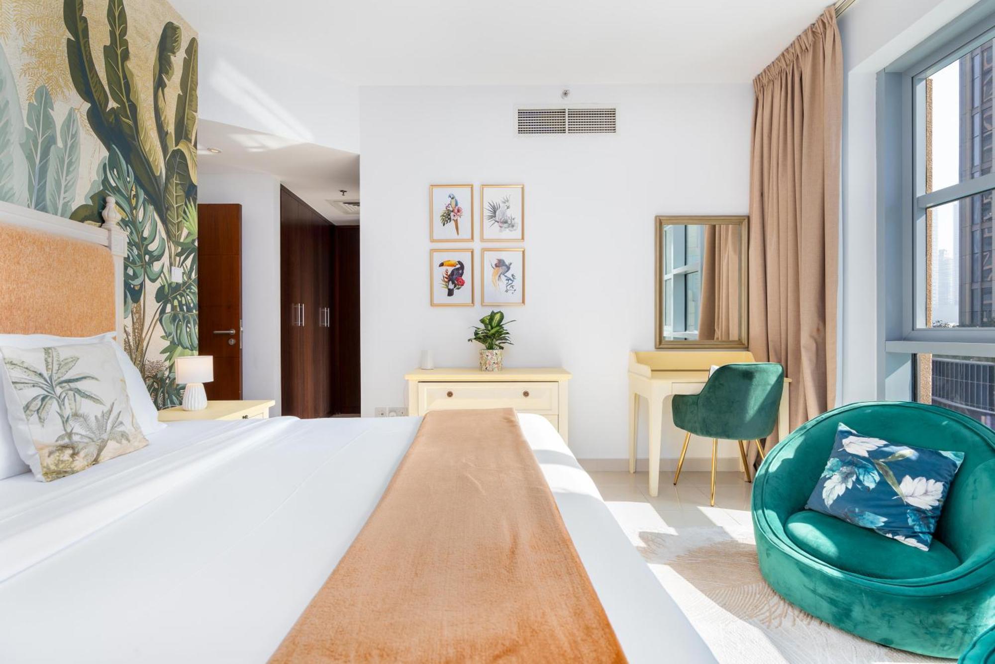 Full Opera Views / 5 Min Walk From Mall & Burj Khalifa / 3 Bdr / The Location Apartment