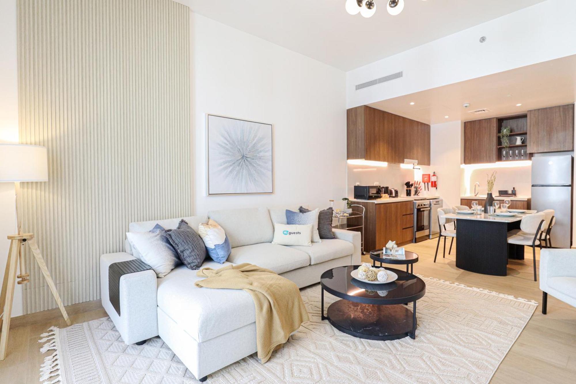 Apartment Higuests - Spacious 1br 3mins Walk To The Dubai
