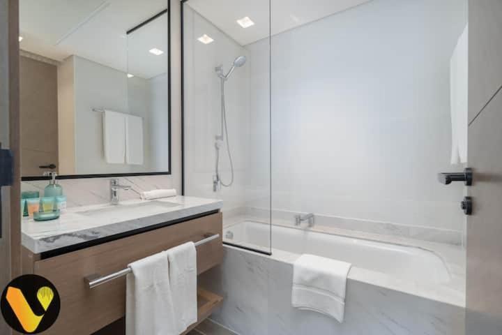 Apartment Vogue Palace Residences, Creek Harbour
