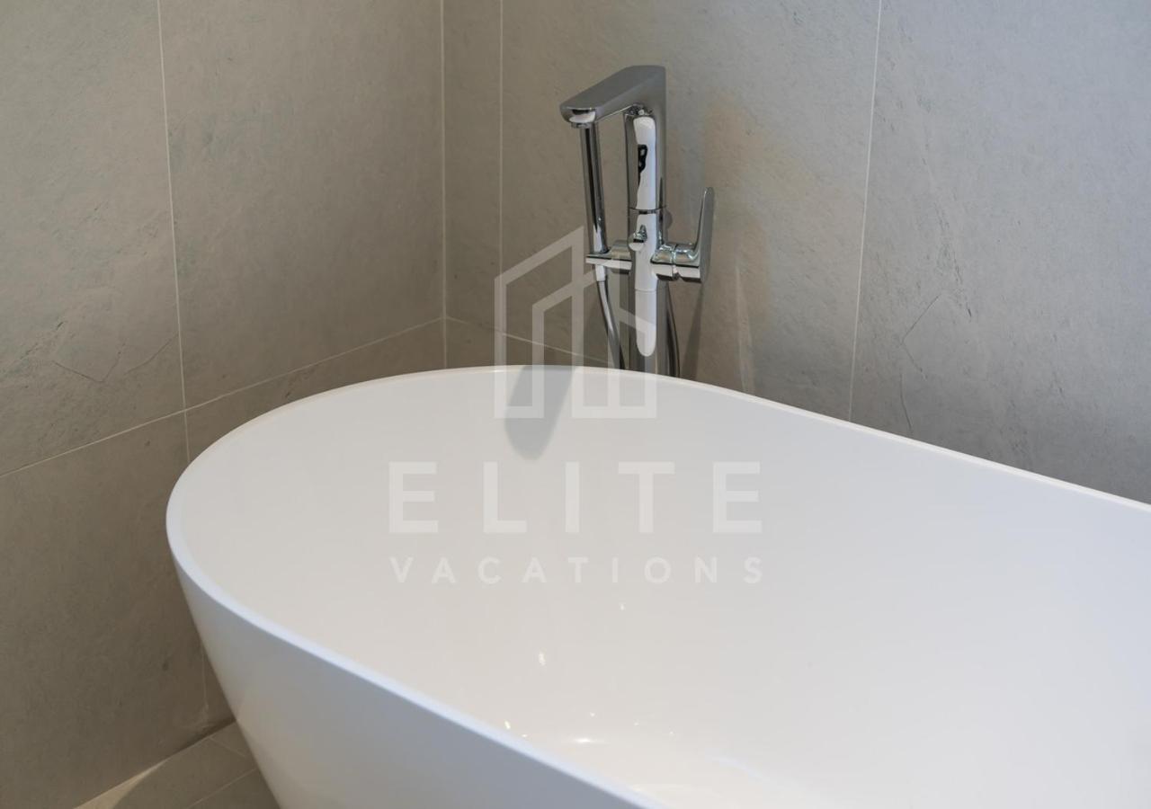 Luxury 4br Next To J1 With Burj Views Villa