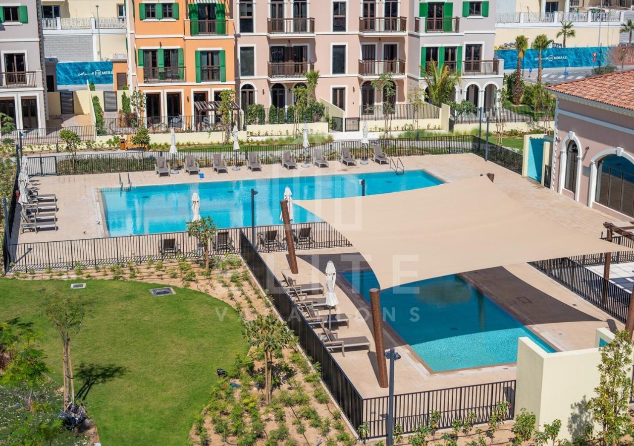 Villa Luxury 4br Next To J1 With Burj Views *