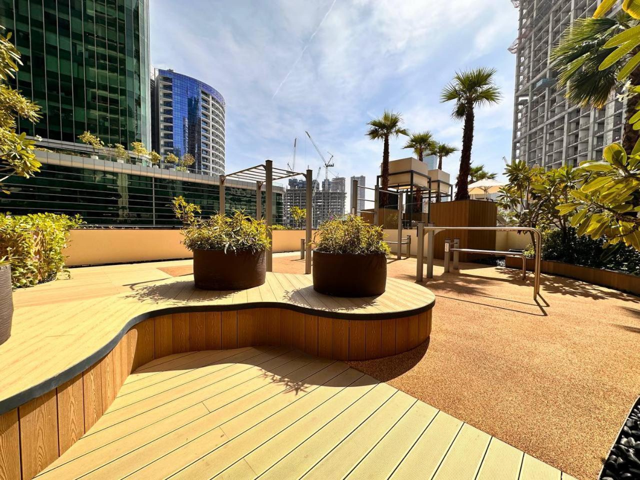 Citihome - Living As Its Near Burj Khalifa Apartment