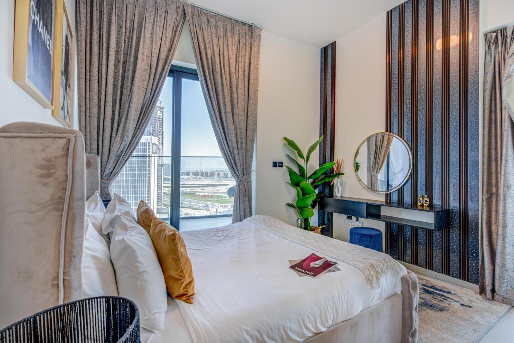 Trophy Serene 2bdr Business Bay W Plunge Pool In Balcony Dubai