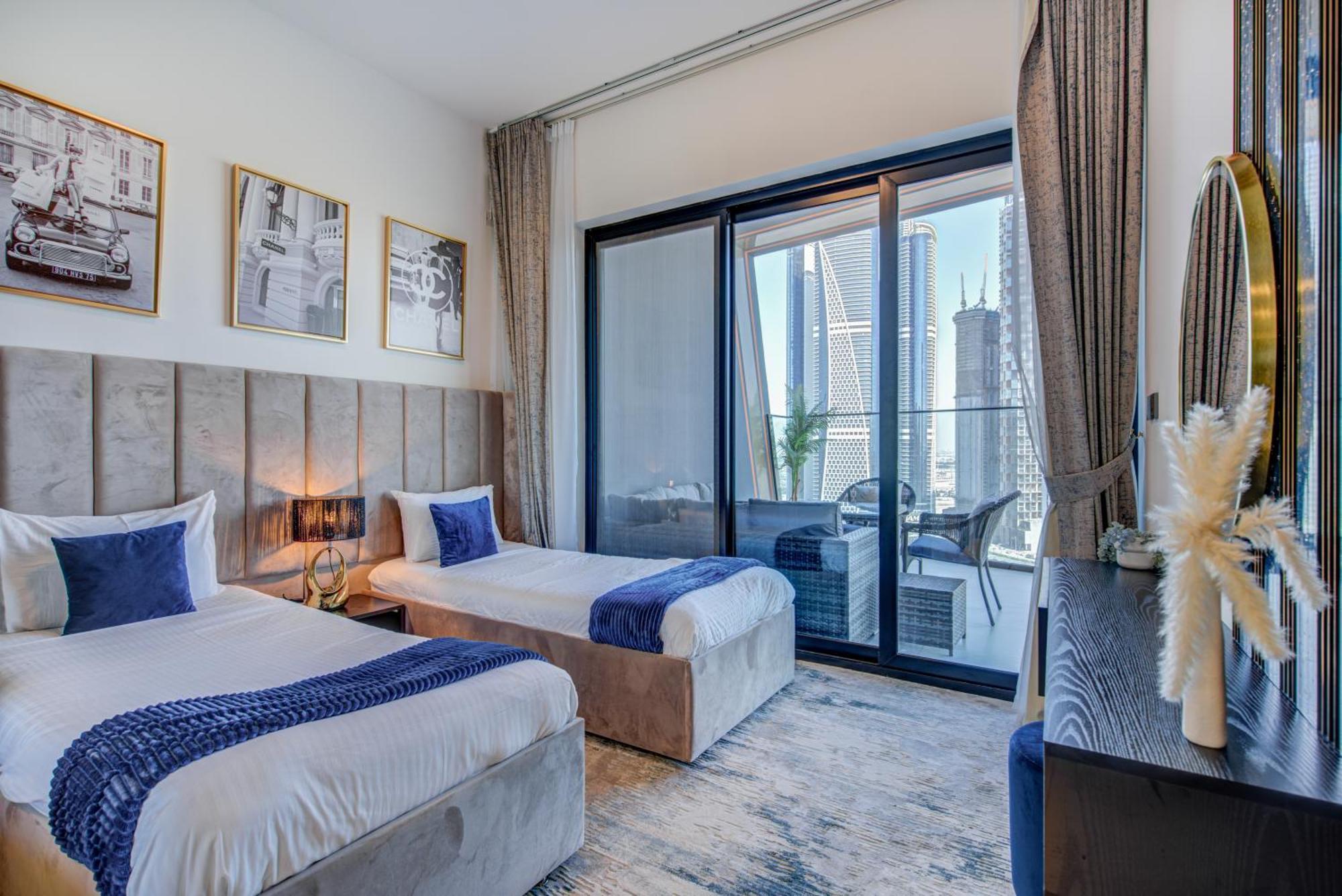 Trophy Serene 2bdr Business Bay W Plunge Pool In Balcony Apartment
