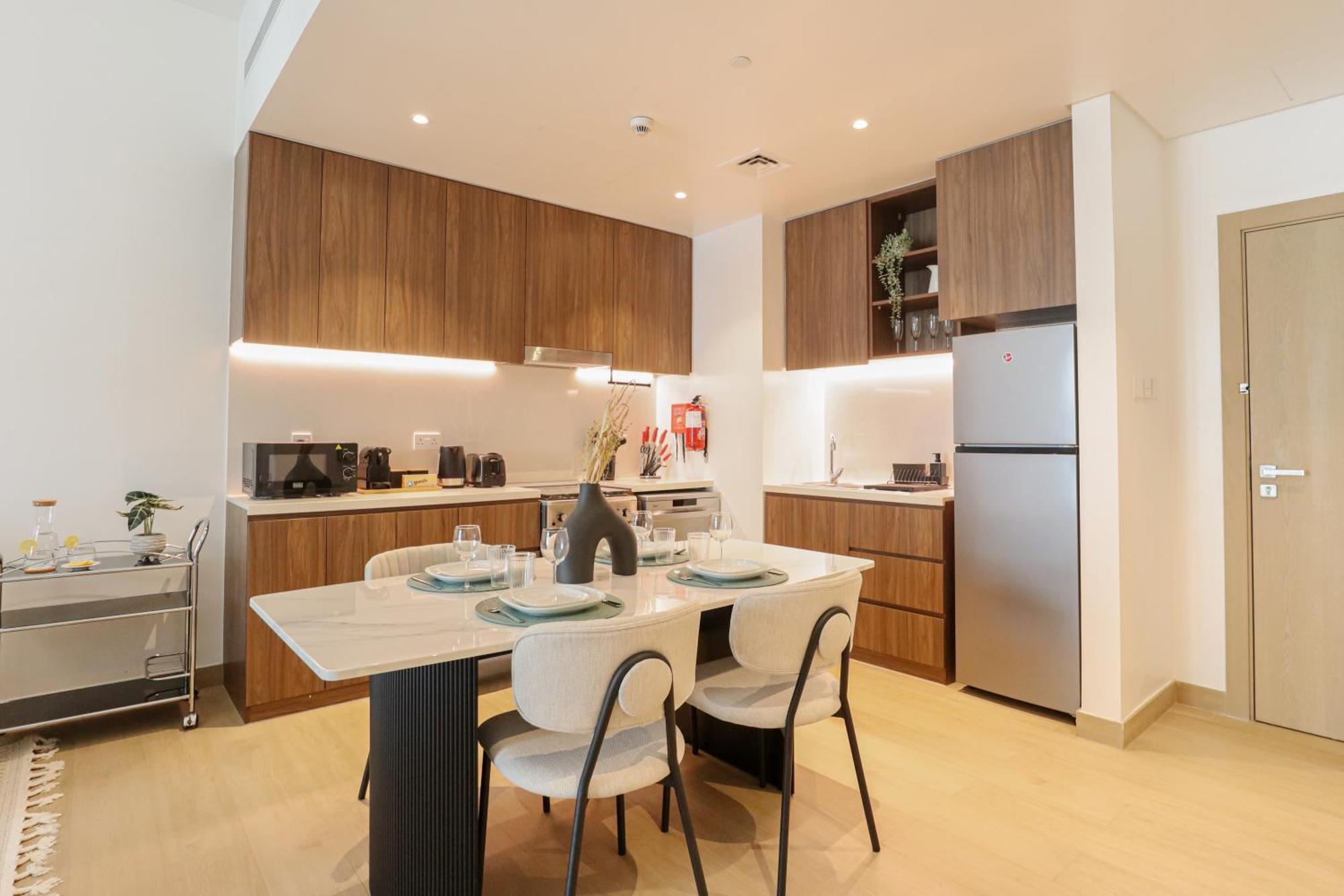 Higuests - Spacious 1br 3mins Walk To The *