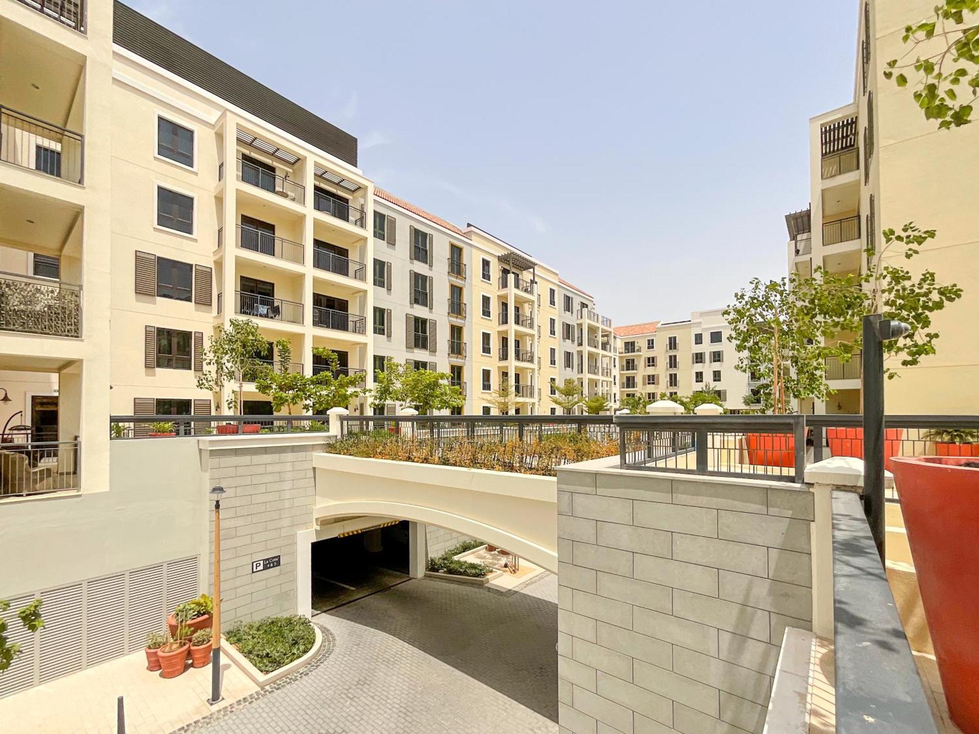 Higuests - Spacious 1br 3mins Walk To The Apartment