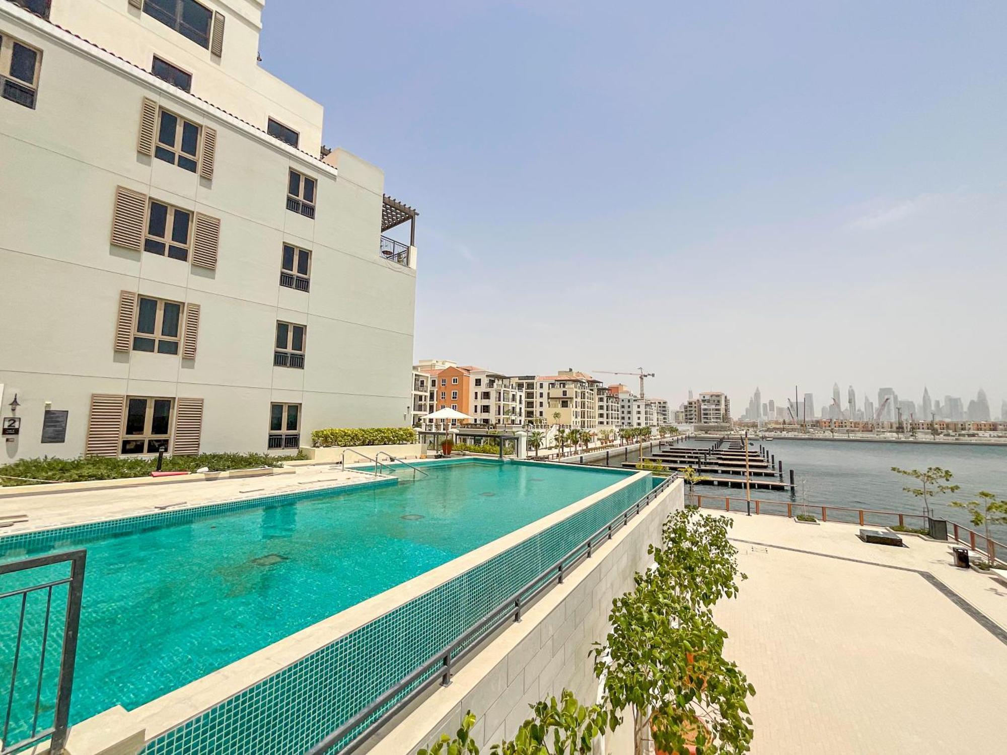 Apartment Higuests - Spacious 1br 3mins Walk To The