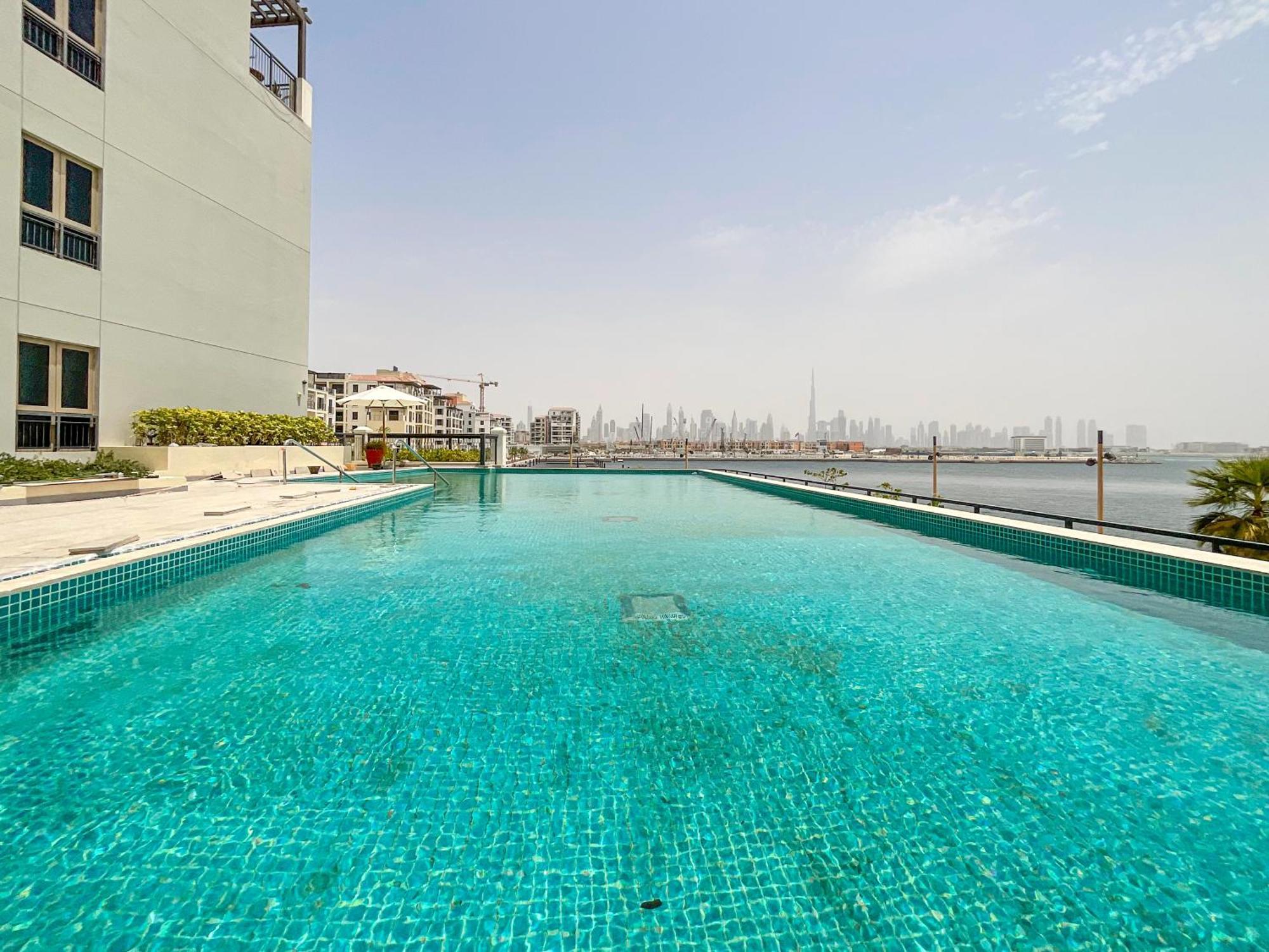 Higuests - Spacious 1br 3mins Walk To The * Dubai