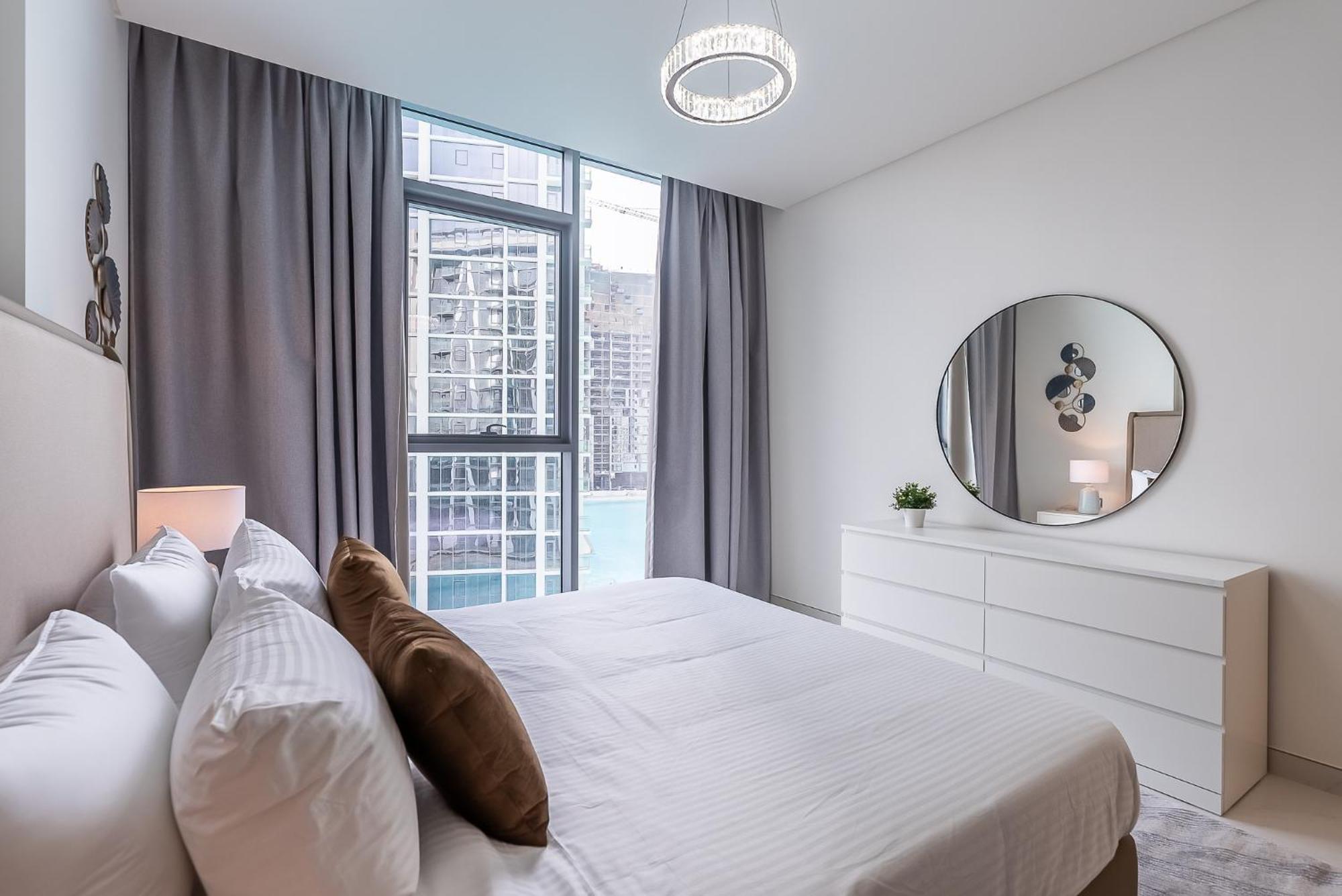 3bdr With Maid I District One I Lagoons View Apartment