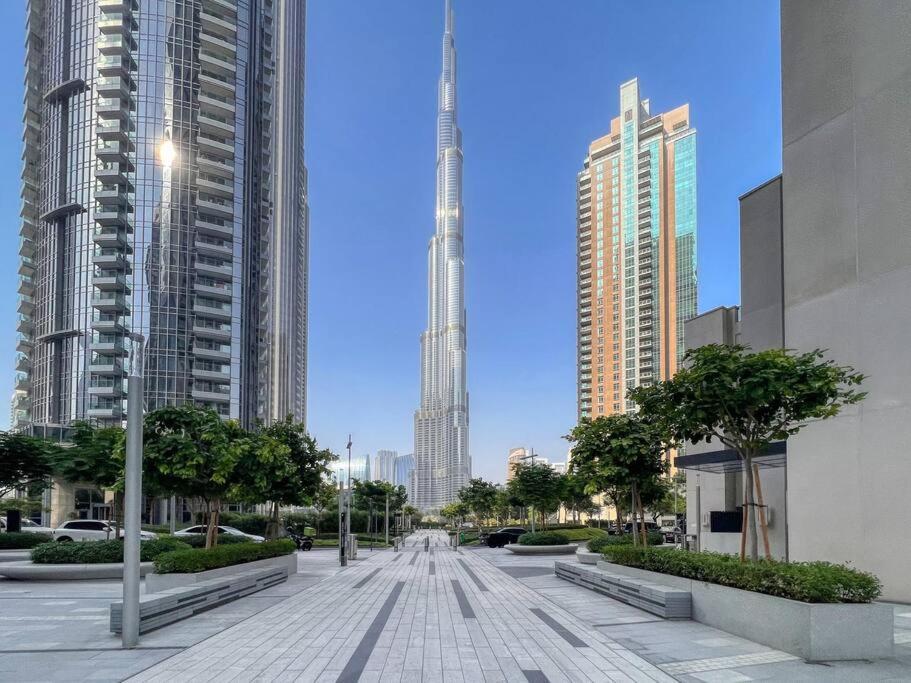 Burj Khalifa Views Stylish 2Br Near Dubai Mall And Metro Apartment