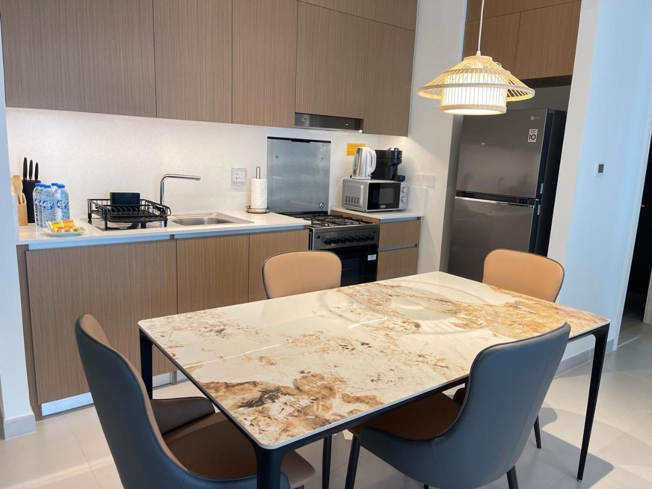 Pearl Of Creek Beach: 1br Luxury Apartment Dubai