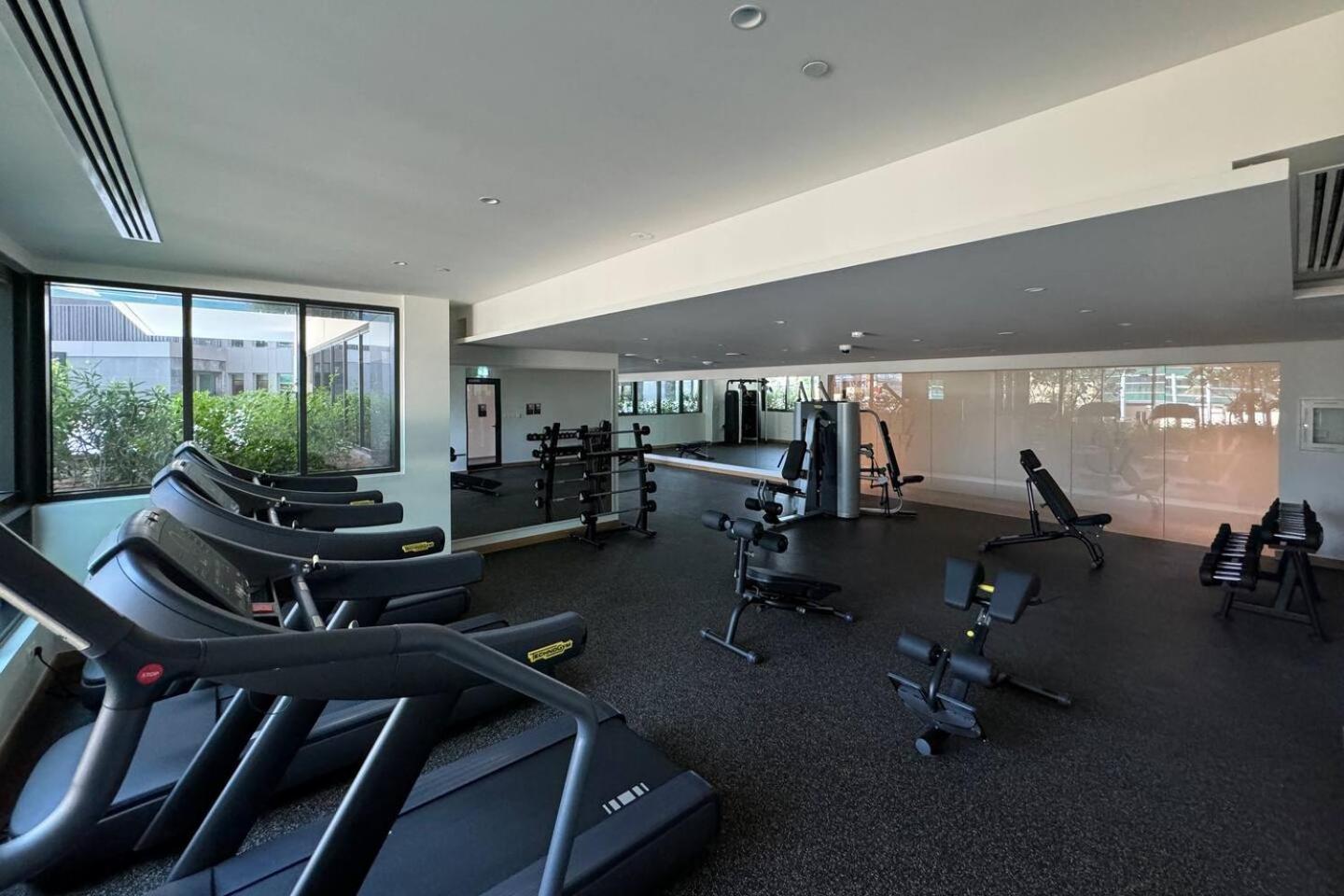 Ahad Residences Studio- 15mins Walk To Mall Apartment Dubai