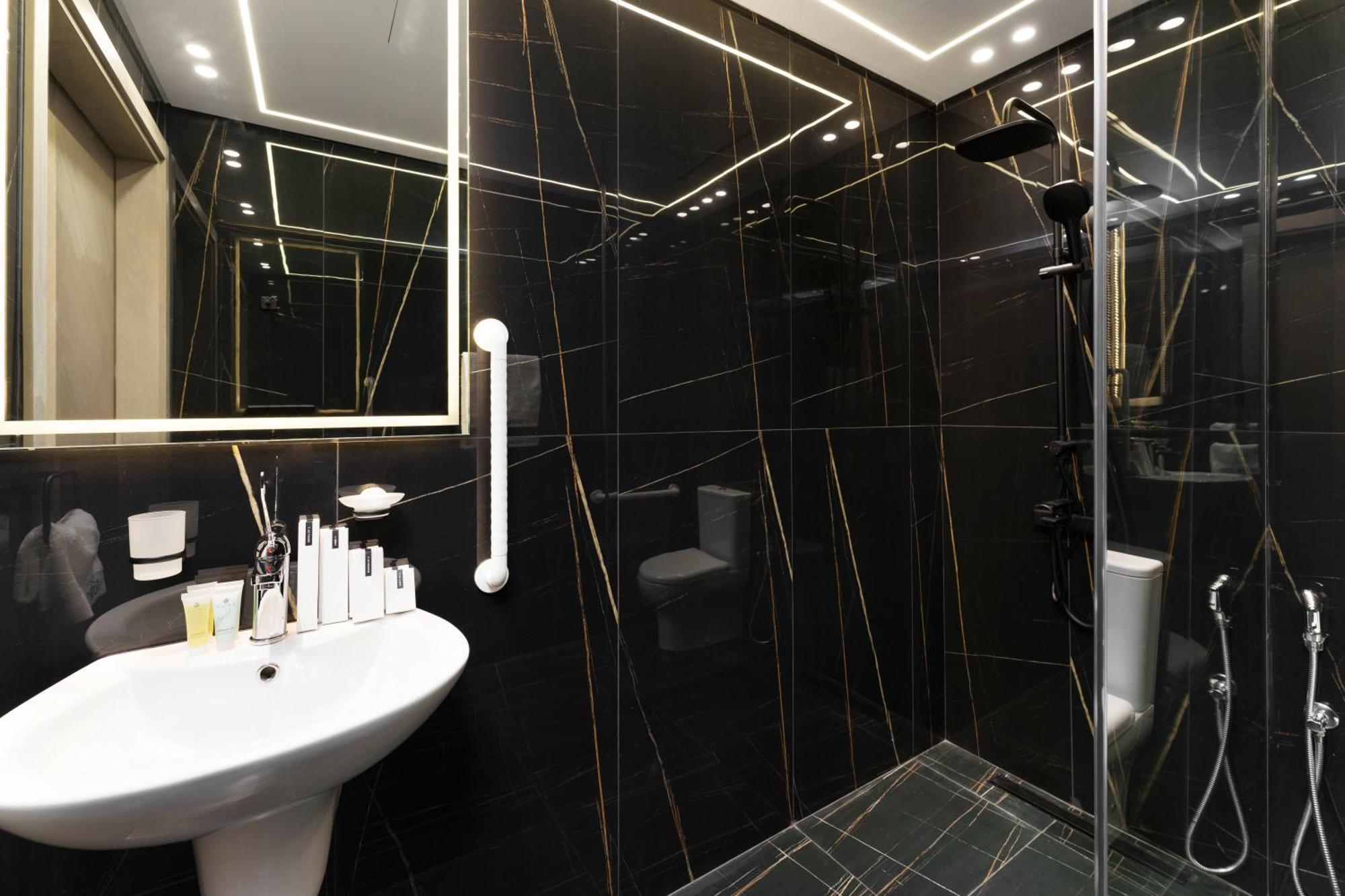 Apartment Luxury Living In 1 Bedroom In Jvc *