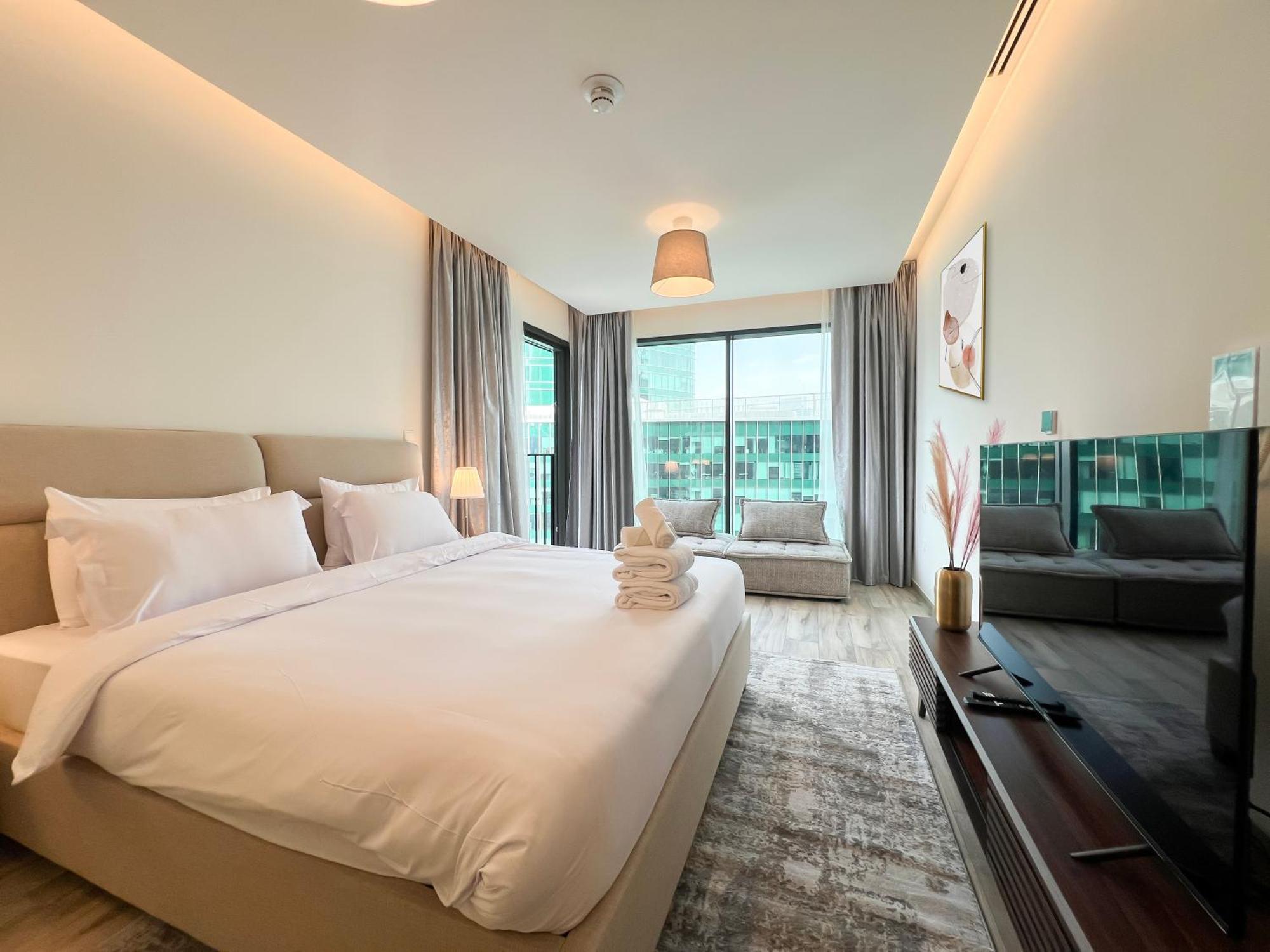 Luxury With Unobstructed Burj Khalifa View - 23ab08 *