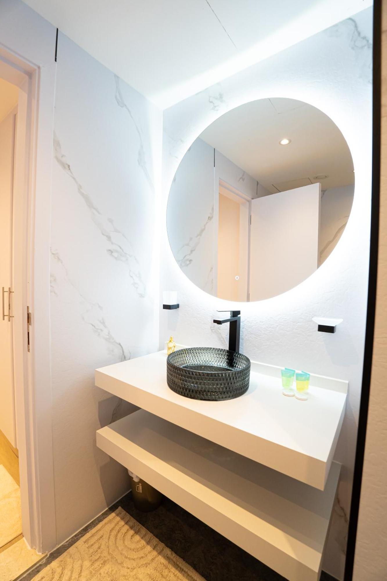Veluxa - Fabulous 1 Bedroom In Business Bay
