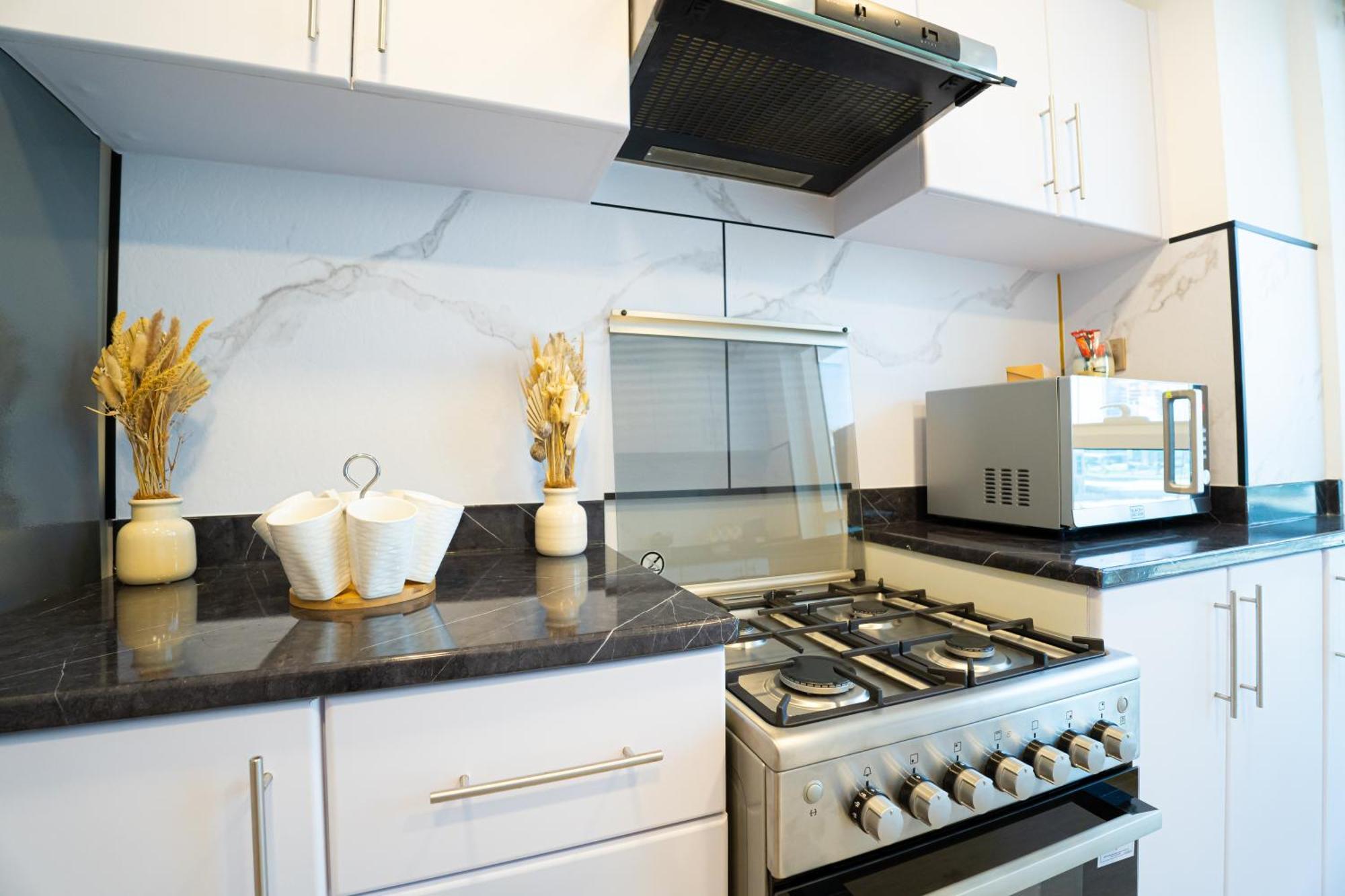 Veluxa - Fabulous 1 Bedroom In Business Bay Apartment