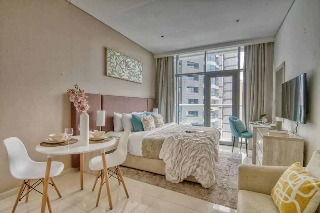 The Smart Concierge - Seven Palm Apartment