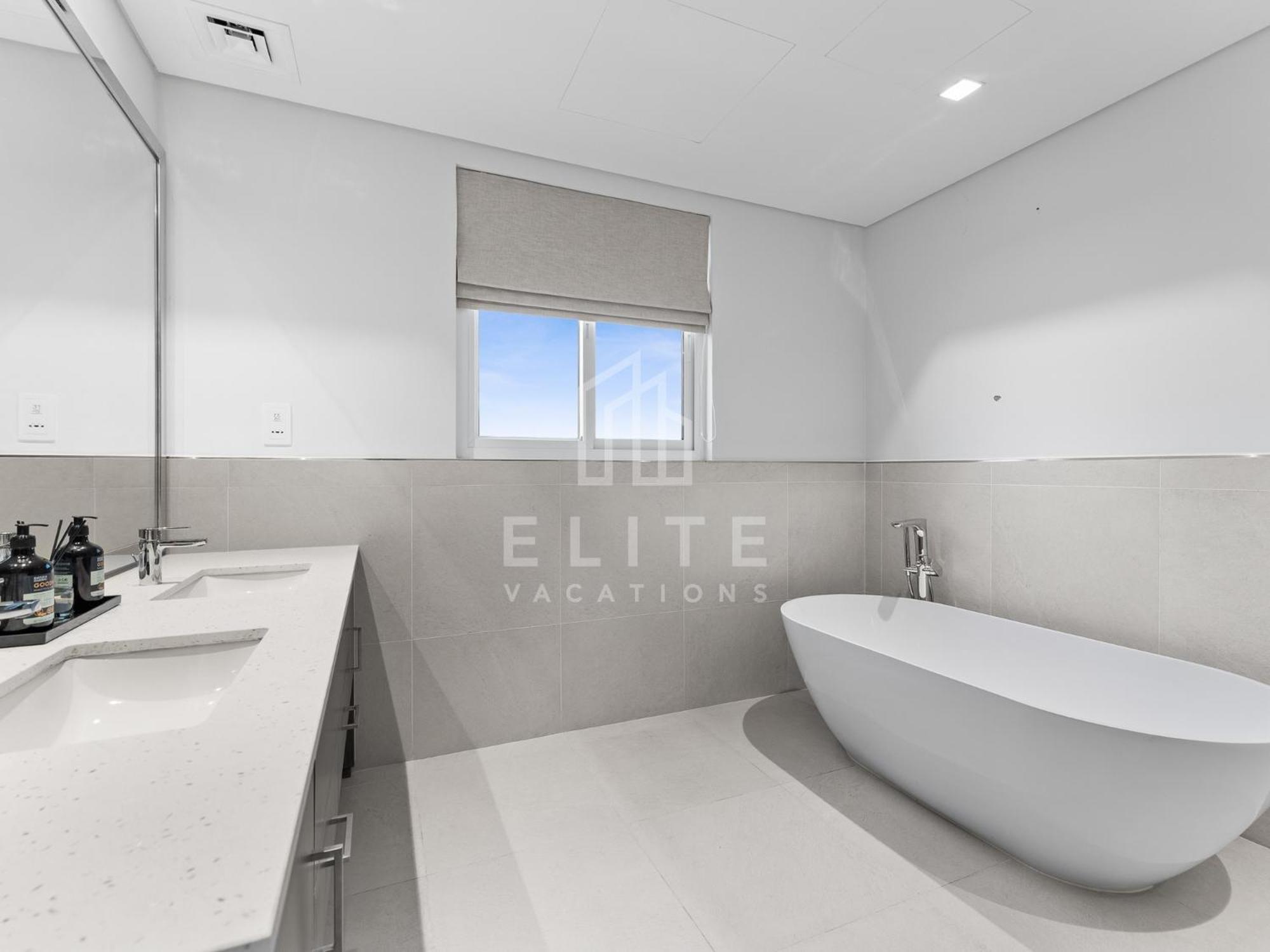Luxury 4br Next To J1 With Burj Views Villa