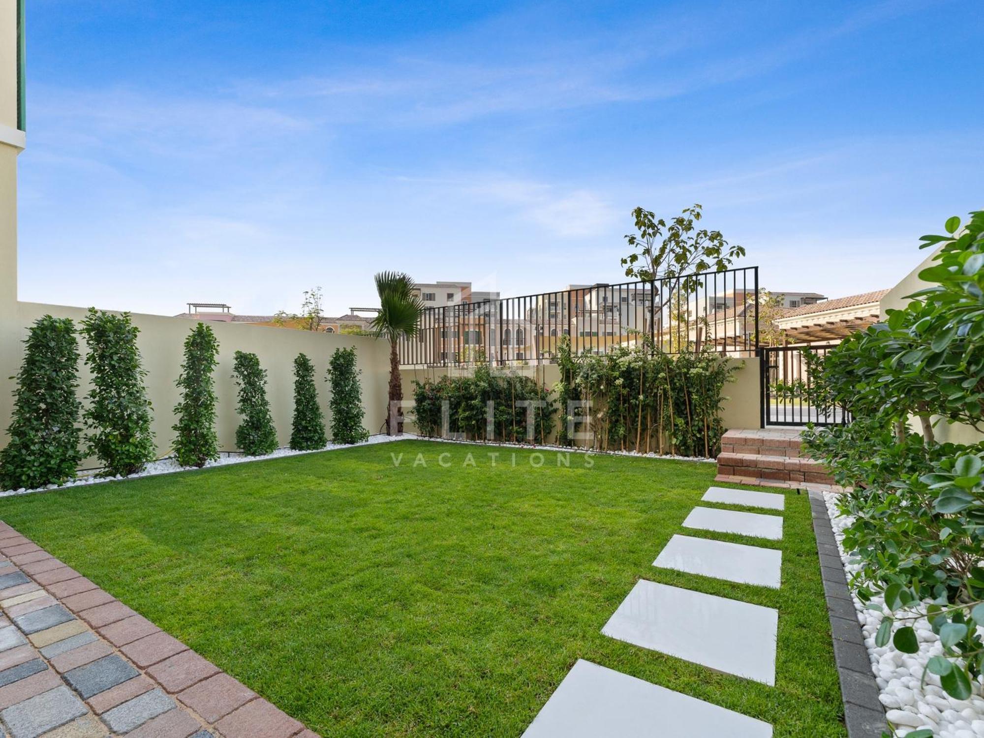 Luxury 4br Next To J1 With Burj Views Villa