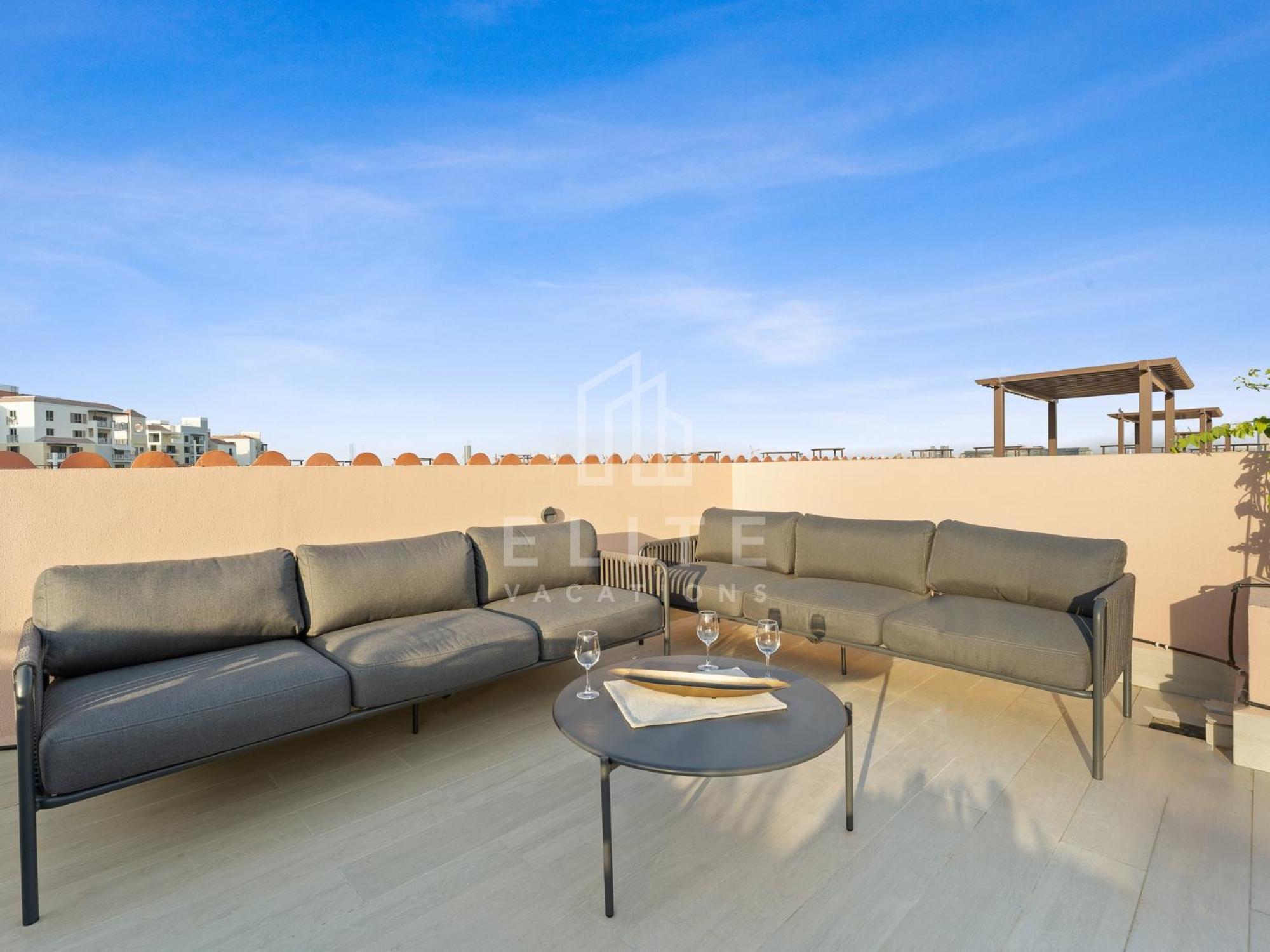 Luxury 4br Next To J1 With Burj Views
