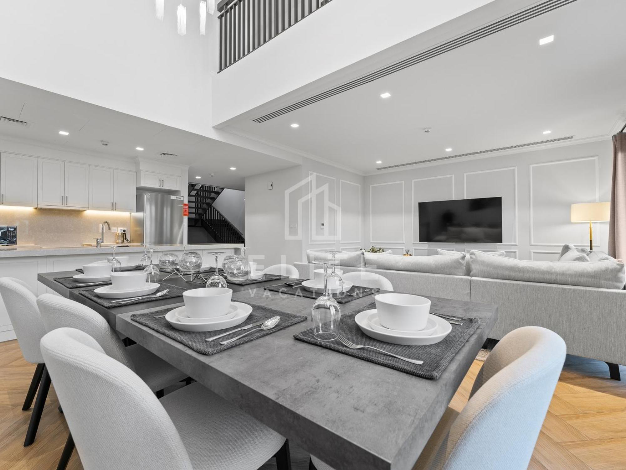 Luxury 4br Next To J1 With Burj Views * Dubai