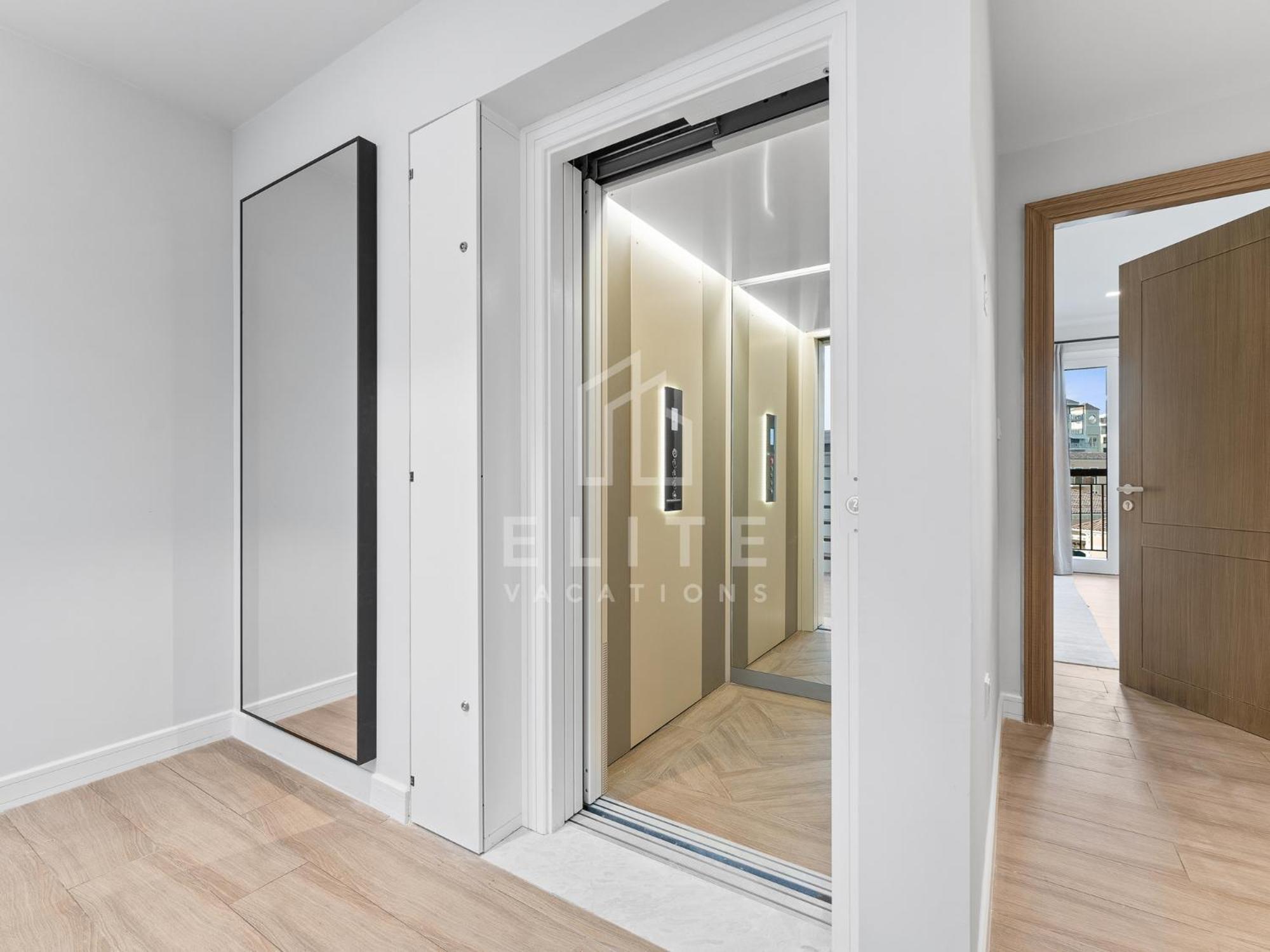 Luxury 4br Next To J1 With Burj Views