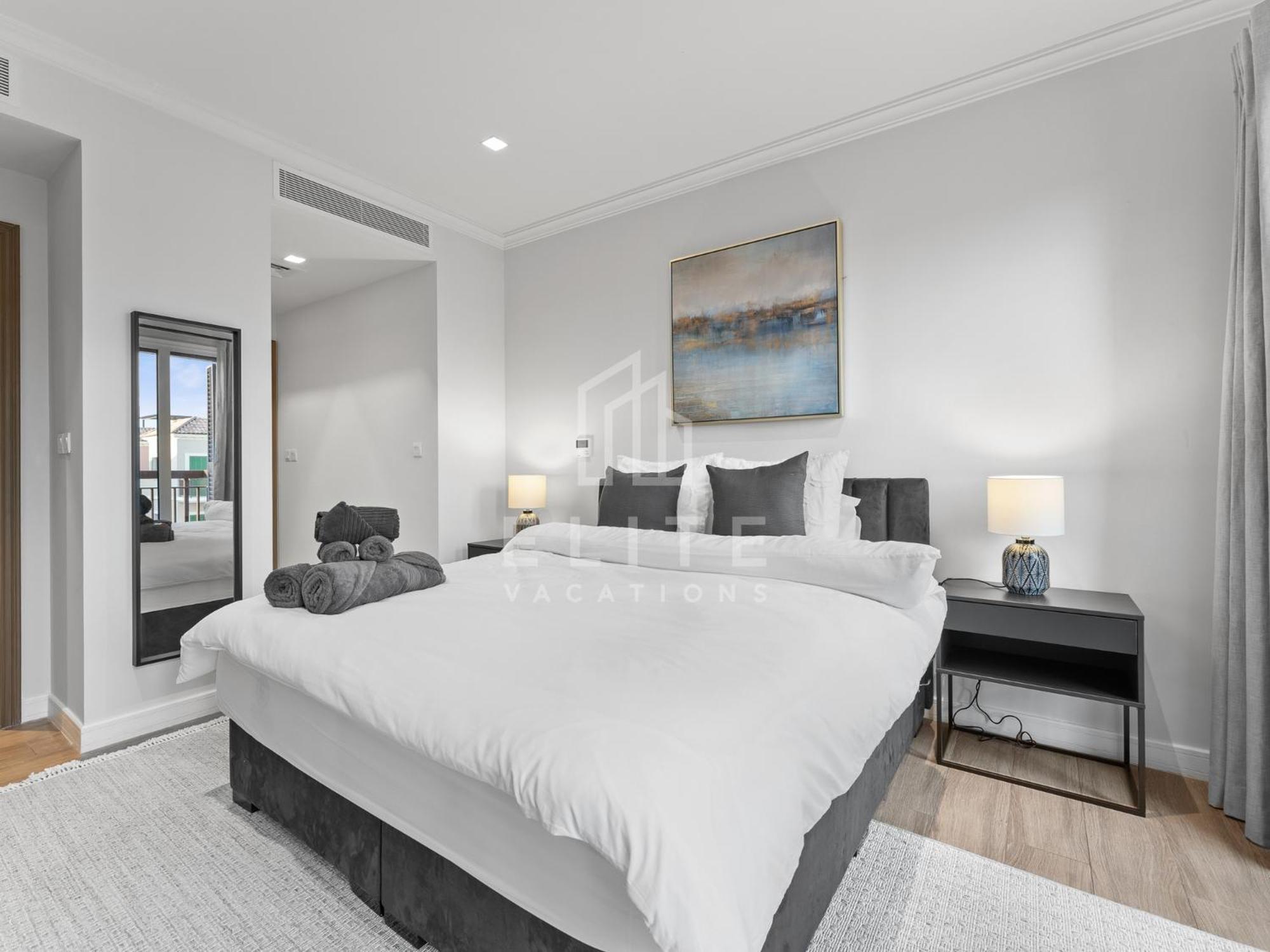 Luxury 4br Next To J1 With Burj Views Dubai