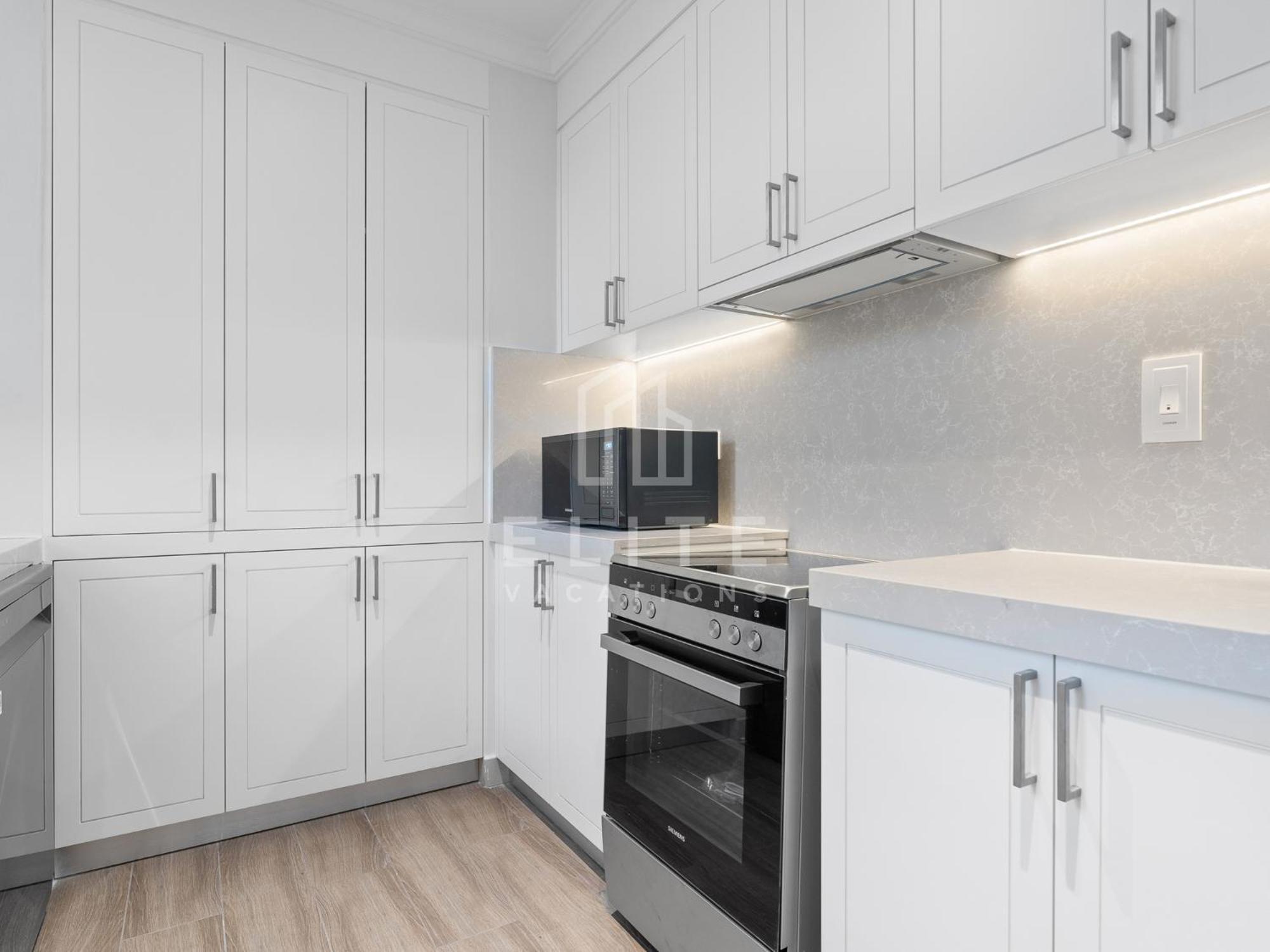 Luxury 4br Next To J1 With Burj Views *