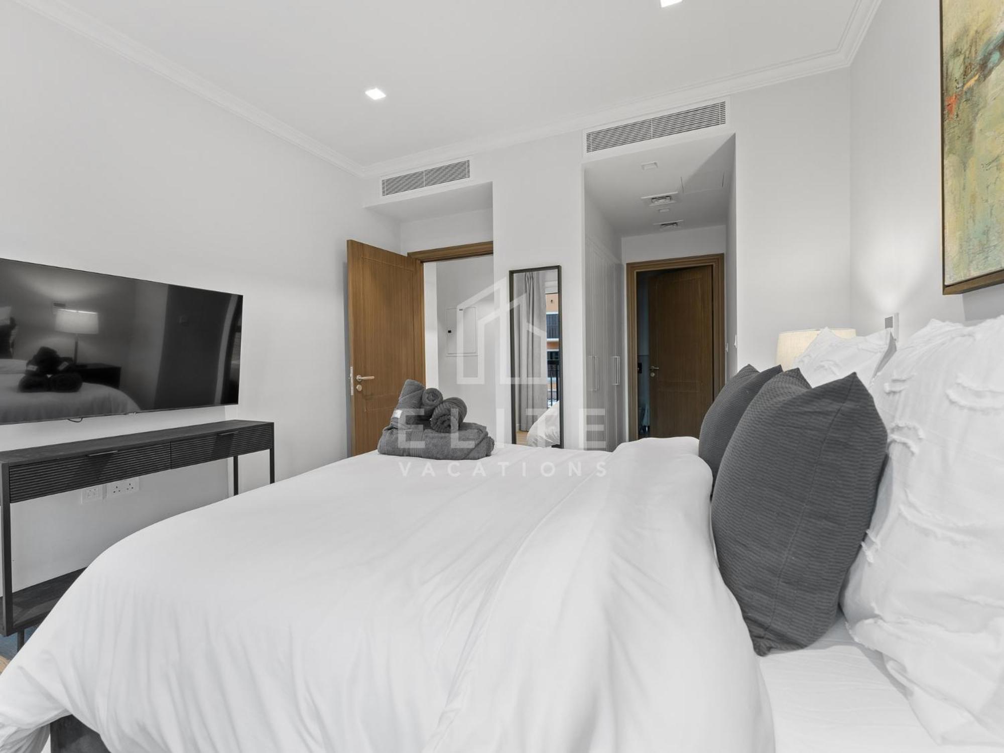 Luxury 4br Next To J1 With Burj Views