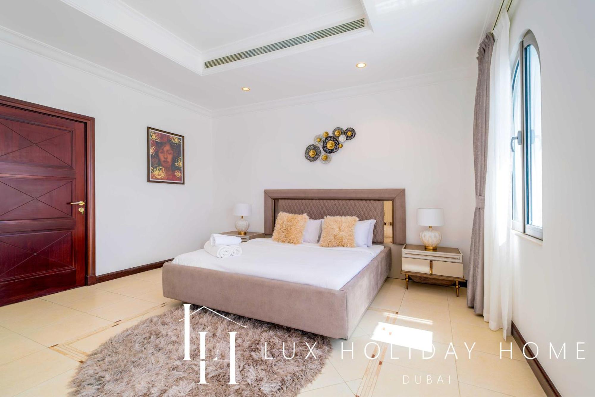 Lux The Ultimate Island Palm Dubai