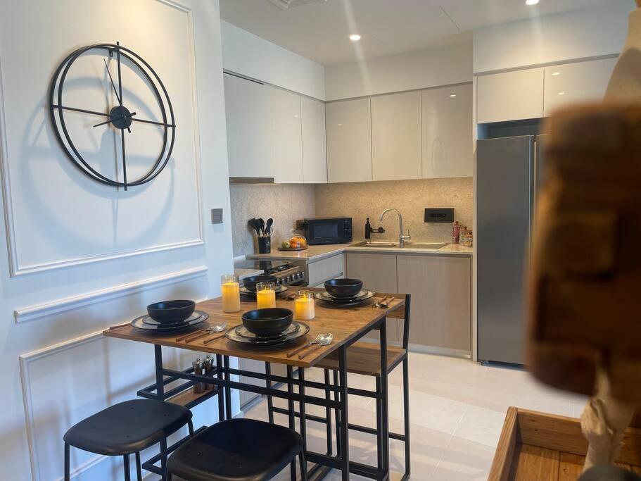 Apartment Luxury Burj Khalifa Views@modern Tranquil Moments