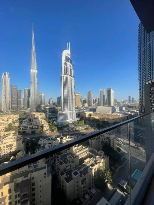 Luxury Burj Khalifa Views@modern Tranquil Moments Apartment