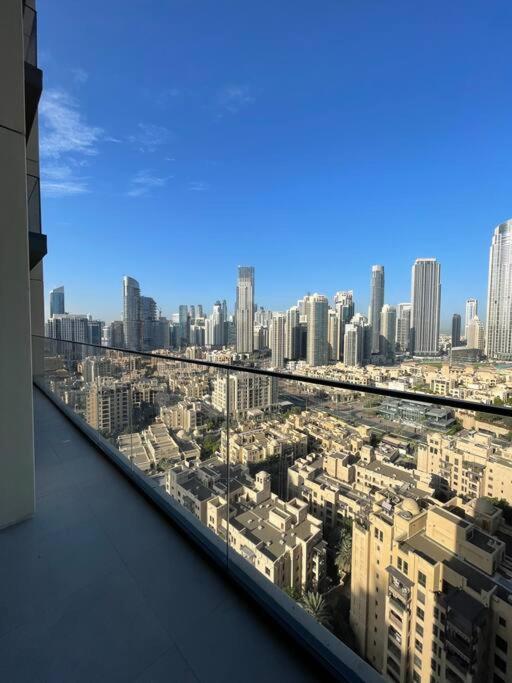 Luxury Burj Khalifa Views@modern Tranquil Moments Dubai