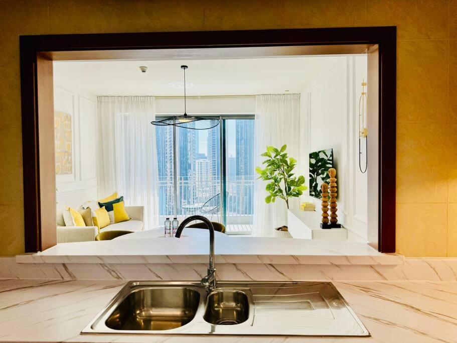 Luxe 2br With Fountain & Opera Views At Standpoint A Dubai