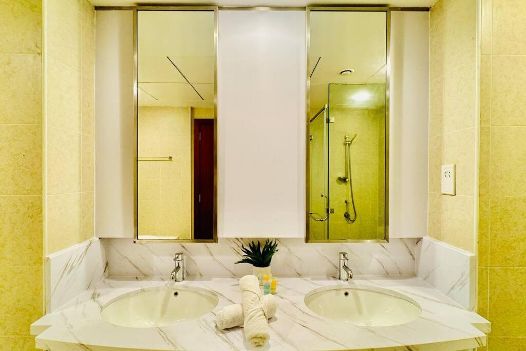 Luxe 2br With Fountain & Opera Views At Standpoint A