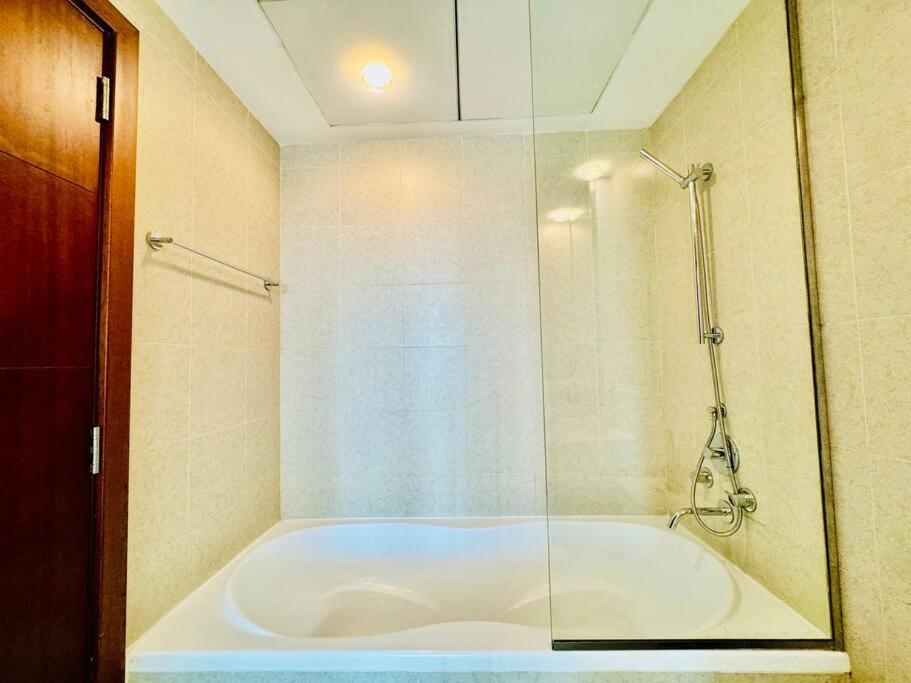 Apartment Luxe 2br With Fountain & Opera Views At Standpoint A *