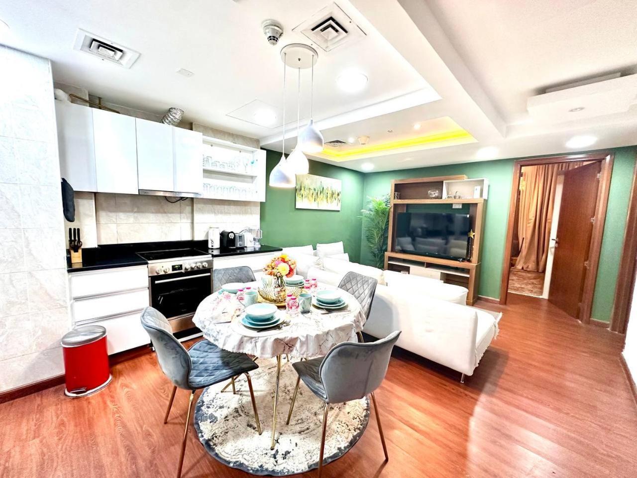 Cozy In Laya Jvc Apartment *