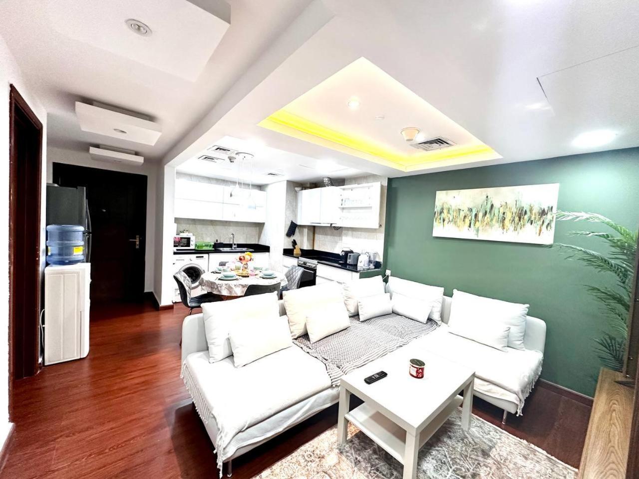 Apartment Cozy In Laya Jvc