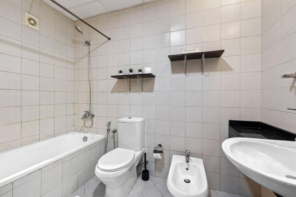Apartment Newly Designed 1br-walkin To Marina Beach-tram