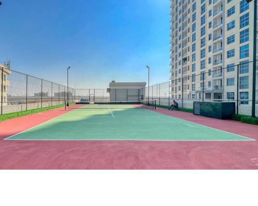 Newly Designed 1br-walkin To Marina Beach-tram Apartment *