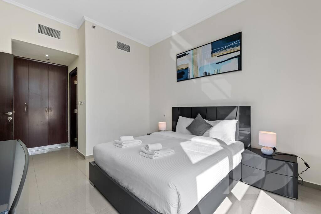 Newly Designed 1br-walkin To Marina Beach-tram Dubai