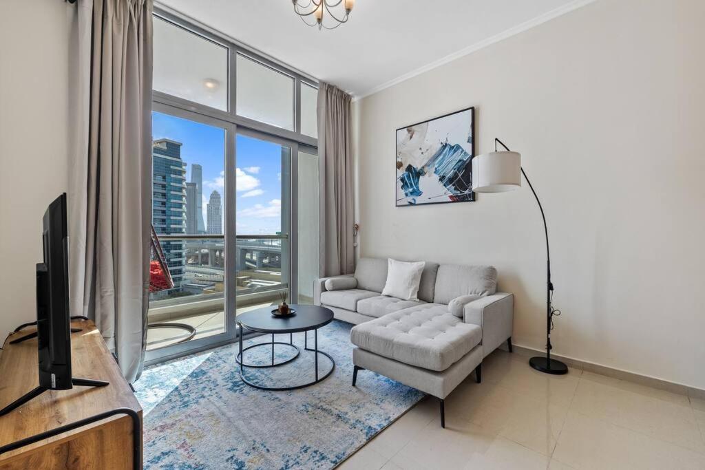 Newly Designed 1br-walkin To Marina Beach-tram Apartment Dubai