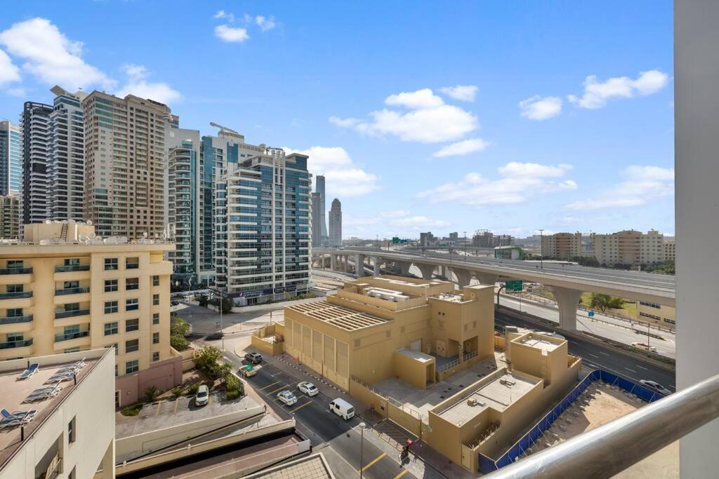 Newly Designed 1br-walkin To Marina Beach-tram Apartment