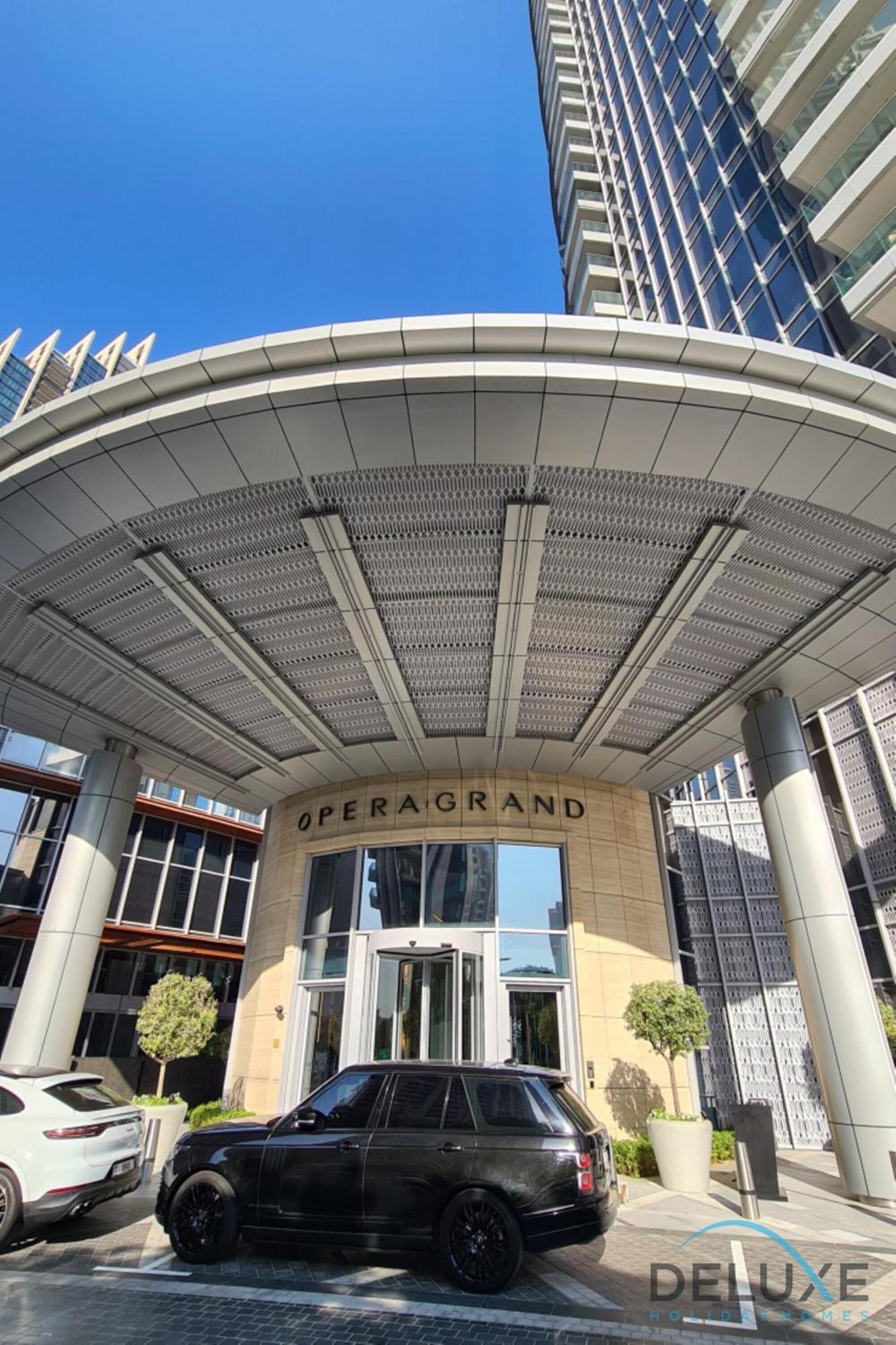 Plush 2br At Grand Opera Downtown By Deluxe Homes * Dubai