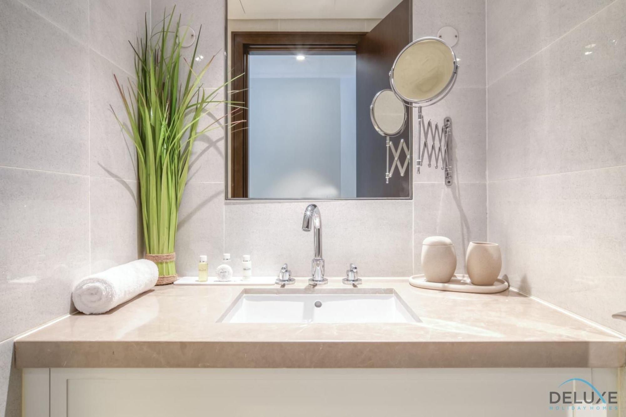 Plush 2br At Grand Opera Downtown By Deluxe Homes Dubai