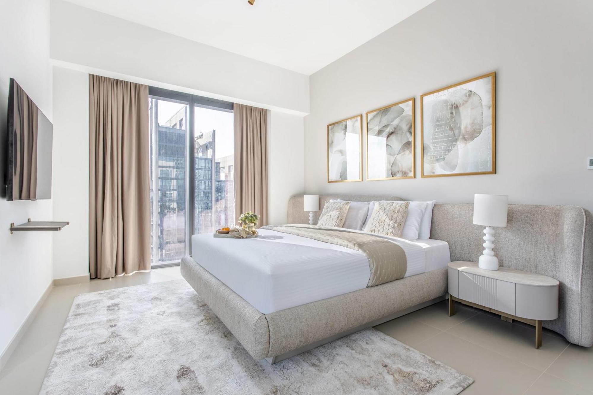 Apartment Frank Porter - Act One Act Two T1 *